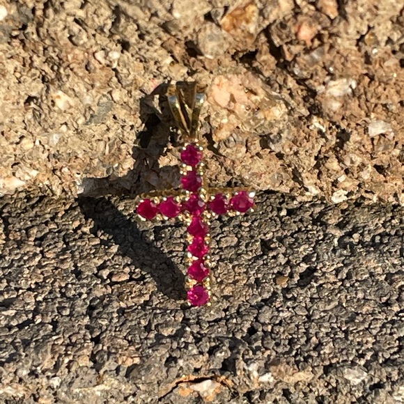 10k Gold Rubies cross - Picture 3 of 11